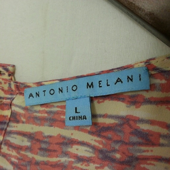Antonio Melani | 100% silk top button back size L - Picture 7 of 7